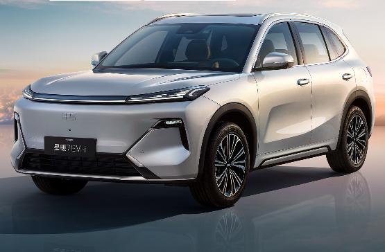 告別選擇困難癥！吉利星艦7正式上市，3.5L油耗，只憑本事說話！-有駕