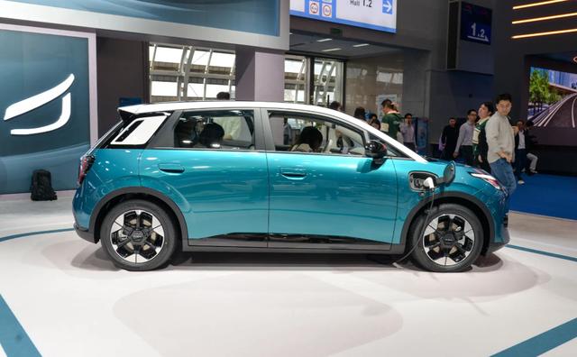 這尺寸都趕上緊湊型車了！埃安UT將2月份上市，火不火就看價格了-有駕