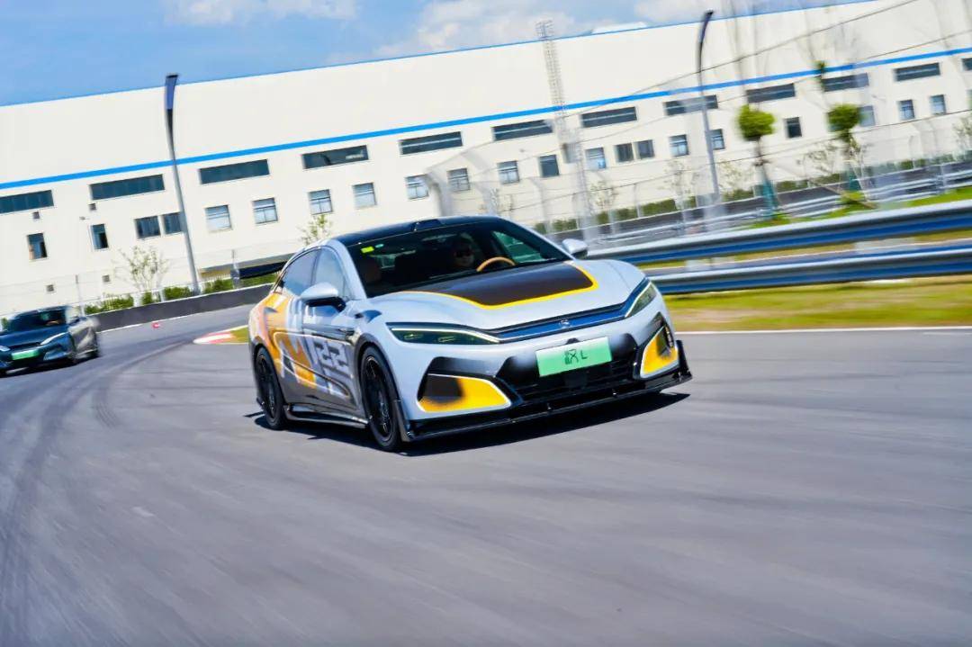 百萬狂歡賽道見│比亞迪漢家族交付破百萬輛