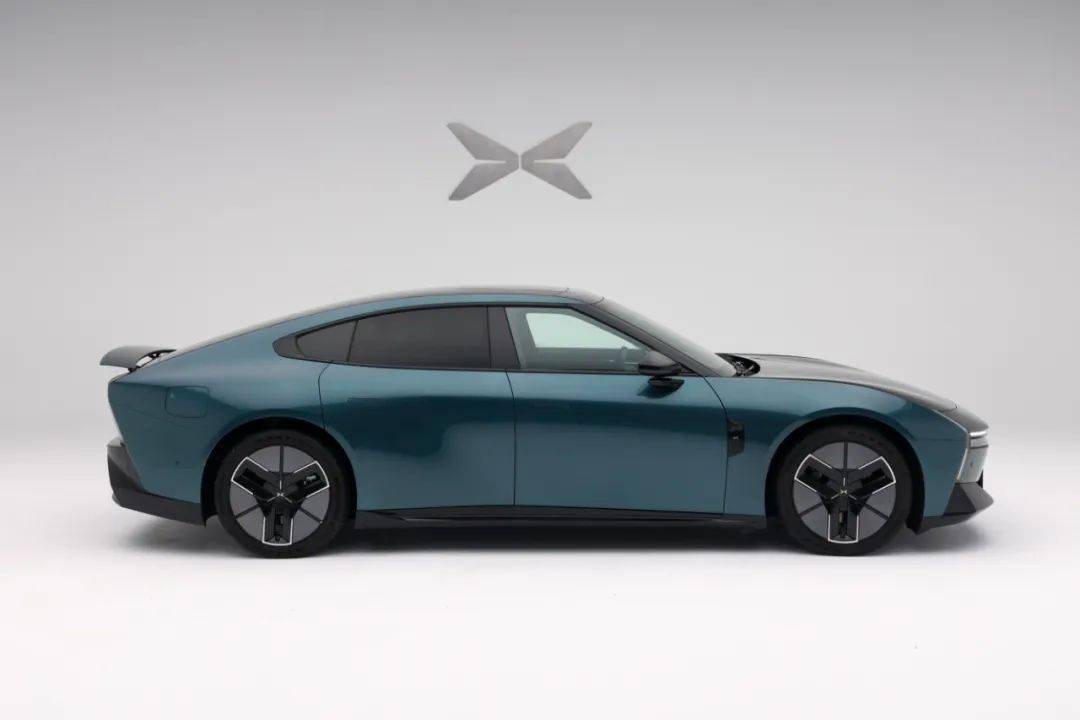 全新小鵬P7正式亮相并開啟預訂