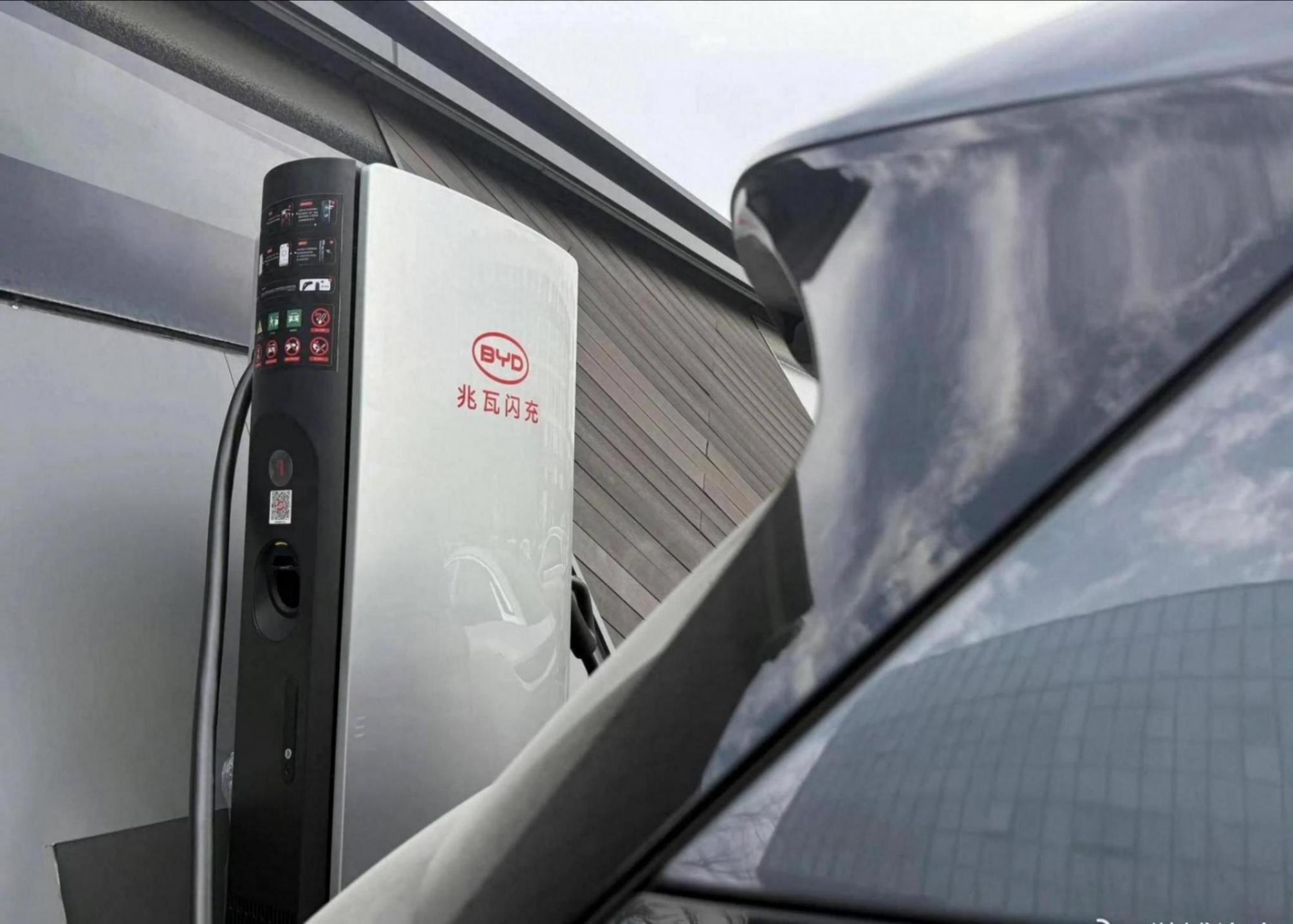 別聽大聰明的!買新能源車,這幾樣真得有,哪怕一個已經被玩壞了