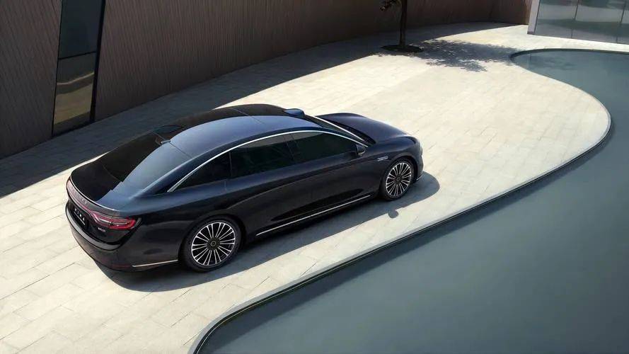 華為傻眼了 首張L3級牌照發(fā)給了A8增程版