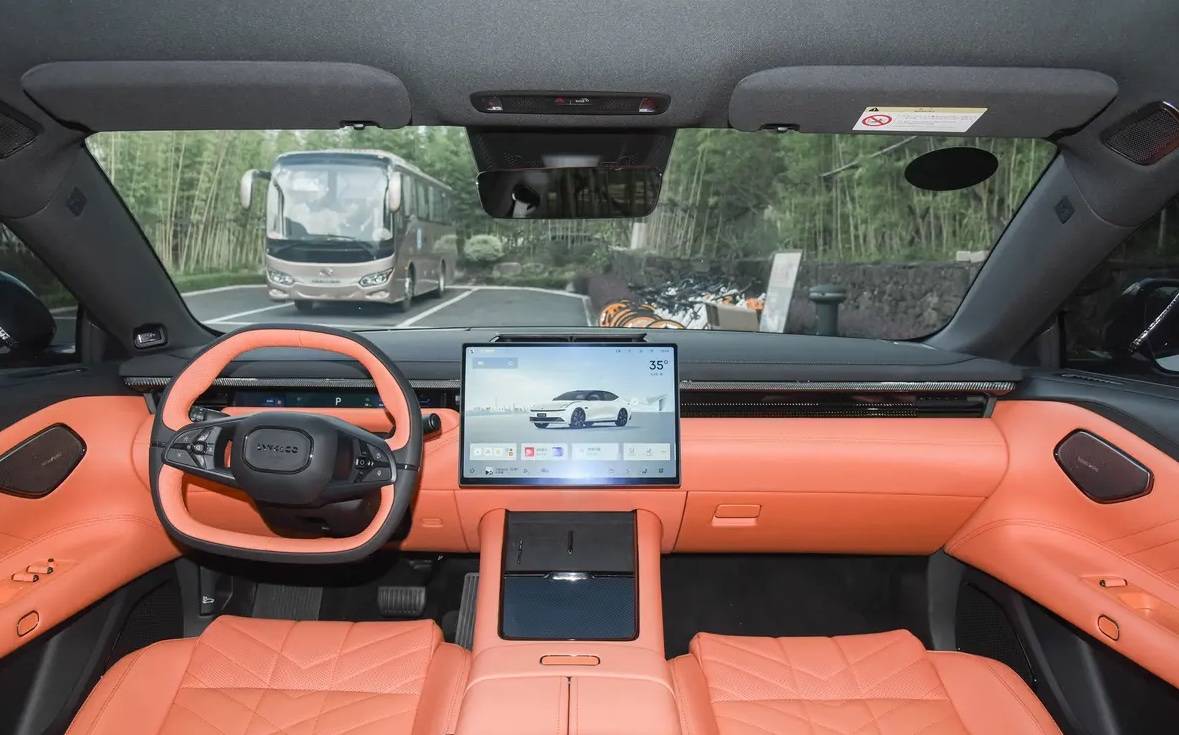 領克10 EM-P預售19.2萬起,嫌貴?別急!等等正式售價!