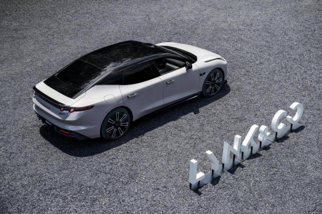 星睿AI云動力2.0加持 領(lǐng)克10 EM-P預(yù)售19.2萬起