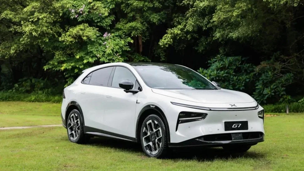 小鵬Q2全線暴漲：交付200%營收125%，何小鵬劇透純視覺Robotaxi