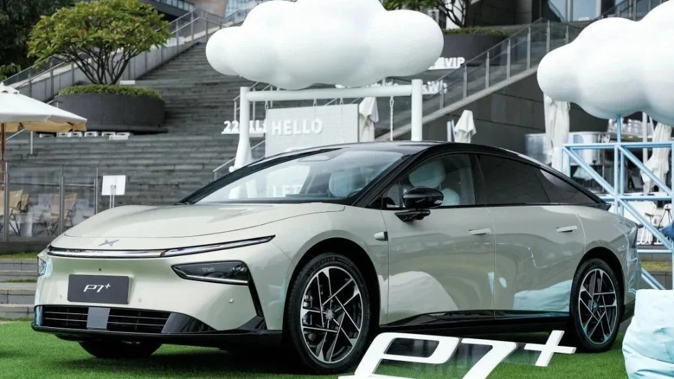 小鵬Q2全線暴漲：交付200%營收125%，何小鵬劇透純視覺Robotaxi