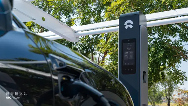 又被李斌融到錢了:到賬70億,或許被李斌和蔚來一次次打動(dòng)的資本,真的看好這個(gè)新能源領(lǐng)域的“亞馬遜”吧 又被李斌融到錢了:到賬70億