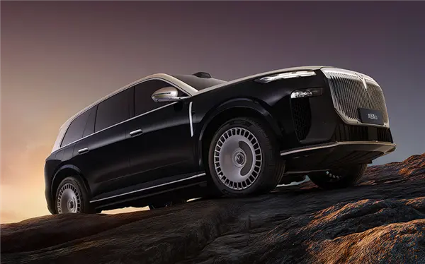 華為四激光雷達、65度同級最大電池!嵐圖全尺寸旗艦SUV泰山預售 華為四激光雷達、65度同級最大電池!嵐圖全尺寸旗艦SUV泰山預售